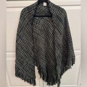 Eddie Bauer Black and Gray Woven Shawl. Cottagecore Dark One size